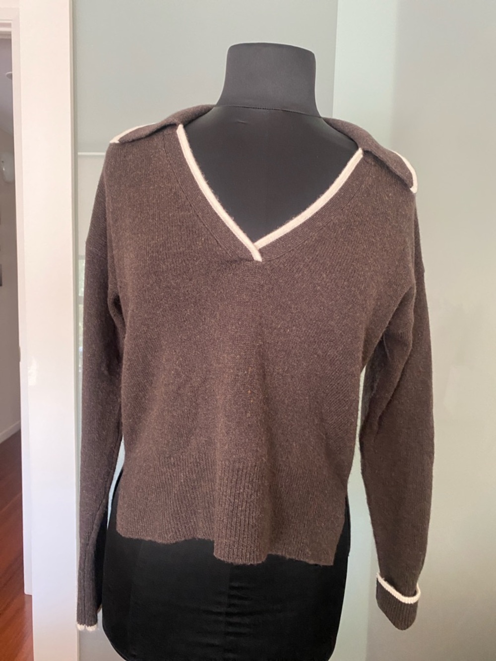 Veronica Beard Brown V-Neck Sweater with Cream Trim